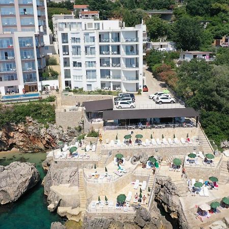 First Line Of The Sea 1 Apartment Добра вода Екстериор снимка