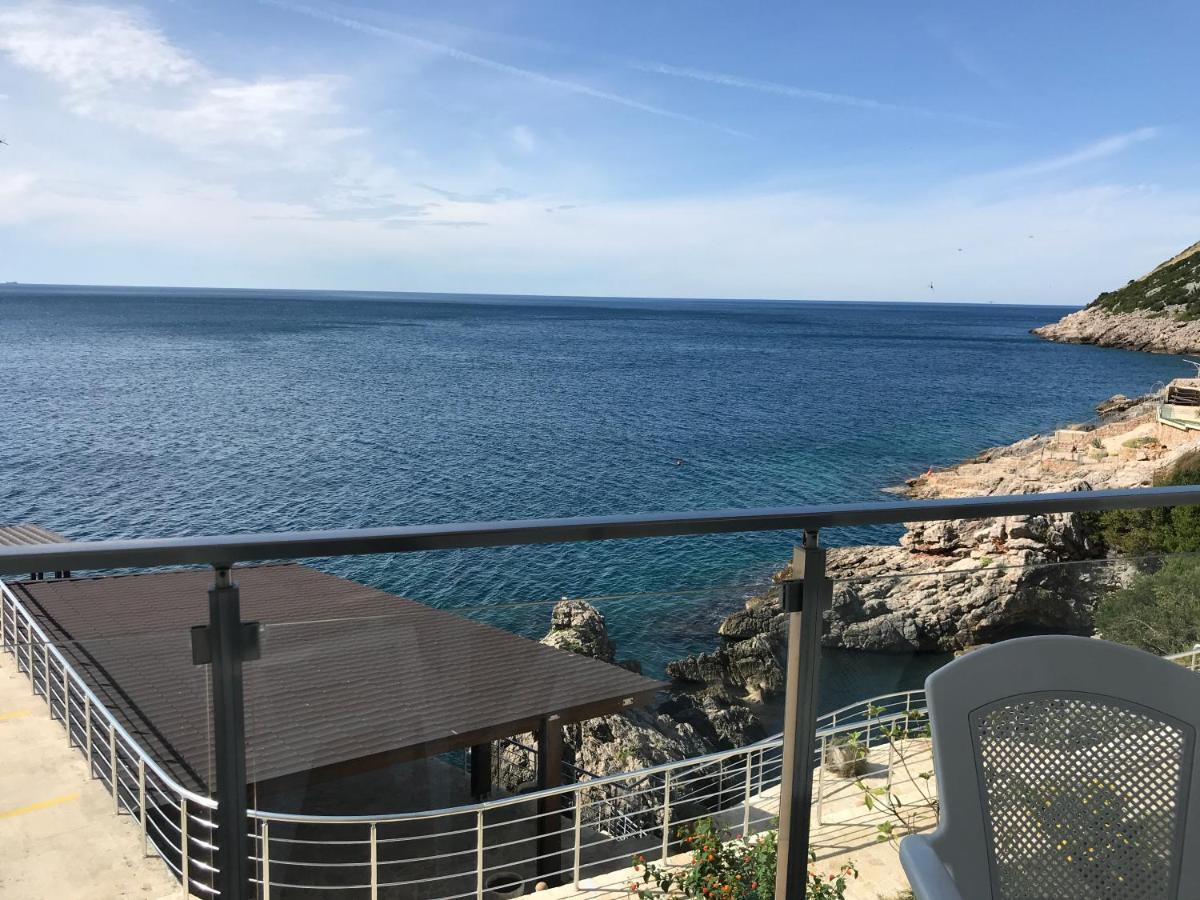 First Line Of The Sea 1 Apartment Добра вода Екстериор снимка