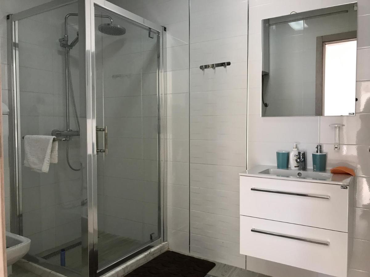 First Line Of The Sea 1 Apartment Добра вода Екстериор снимка